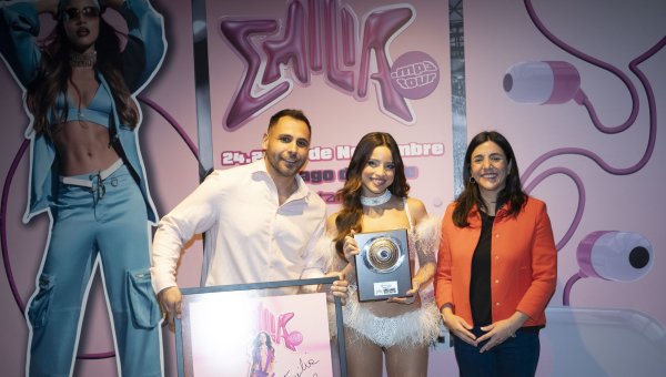 Emilia: primera mujer con 3 sold out Movistar Arena Chile
