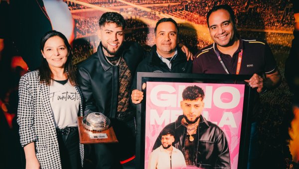 Gino Mella hizo historia y recibió la Cúpula de Movistar Arena por sus tres shows agotados